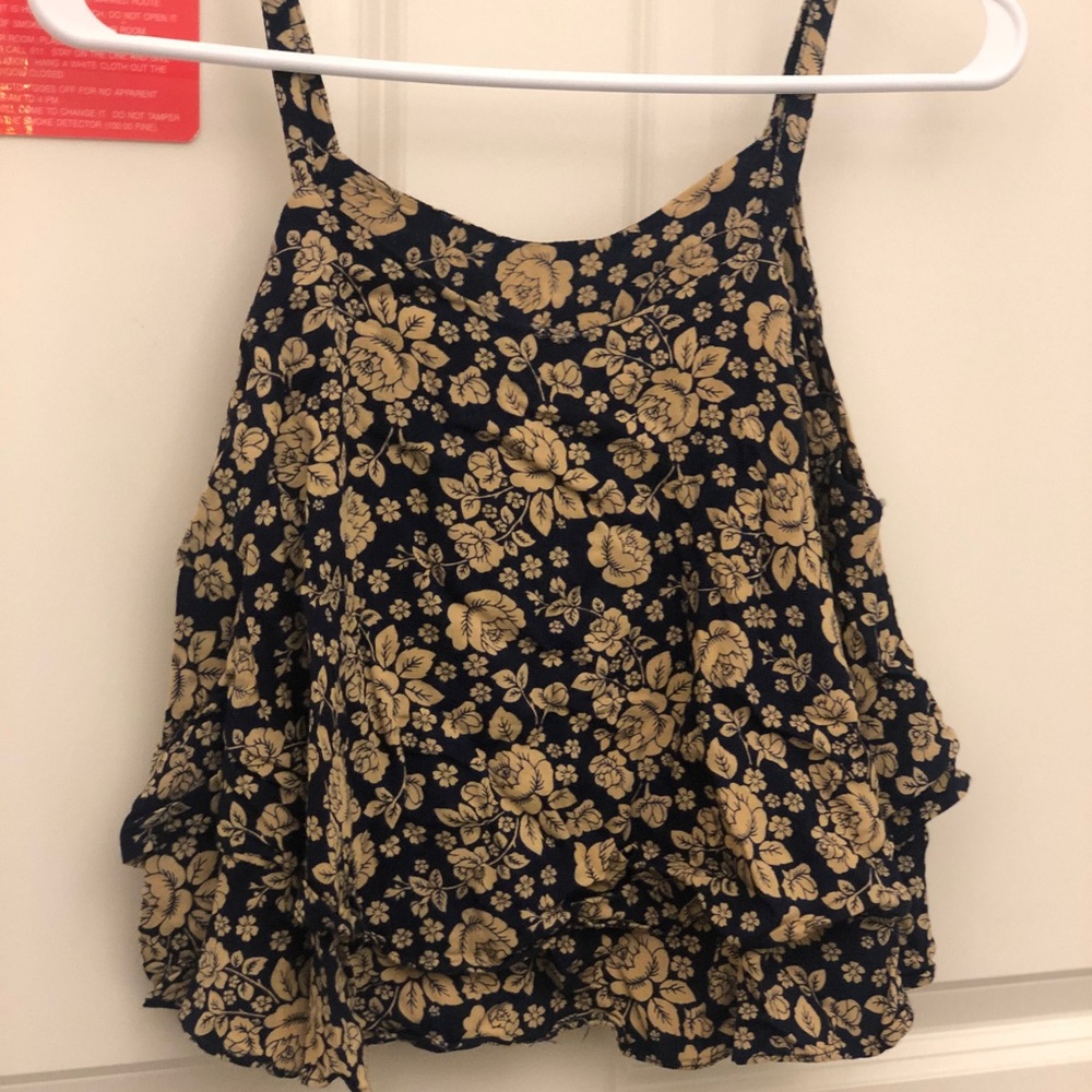 5/$30 BALI FLORAL RUFFLE TOP - Picture 3 of 3